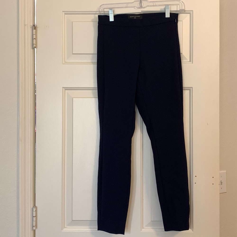 Navy blue banana republic Devon straight leg dress slacks - 00P EUC